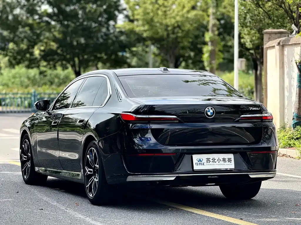 BMW 7 Series — миниатюра 6