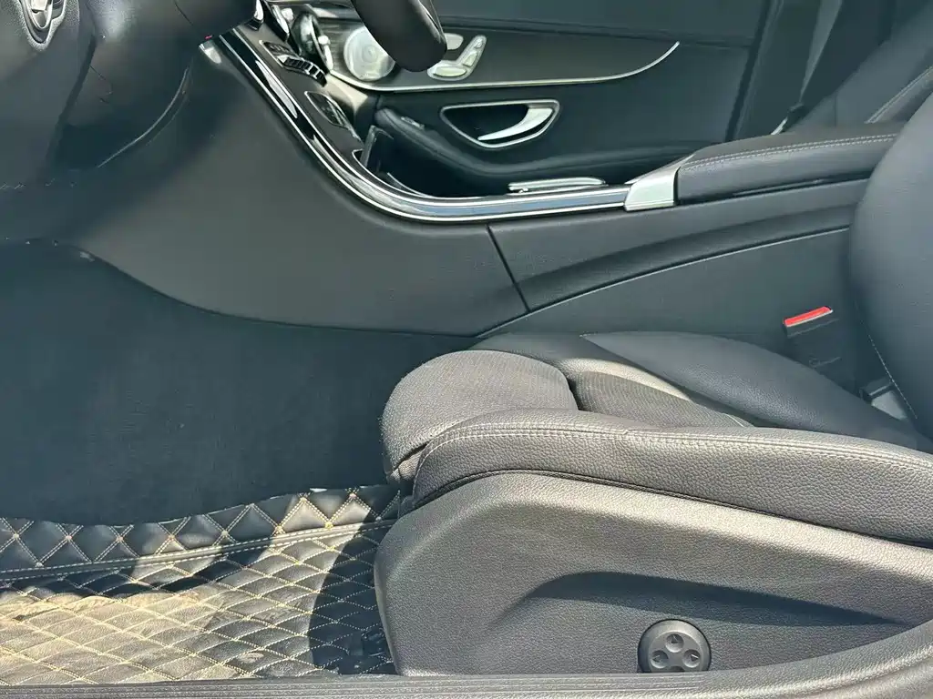 Mercedes-Benz C-Class — миниатюра 14