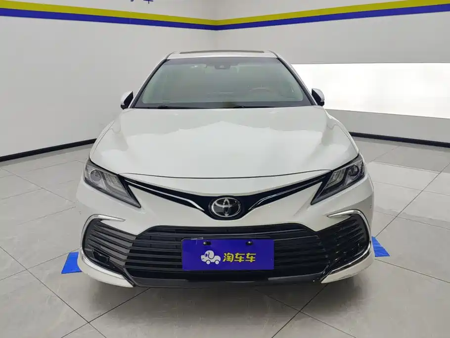 Toyota Camry — миниатюра 2