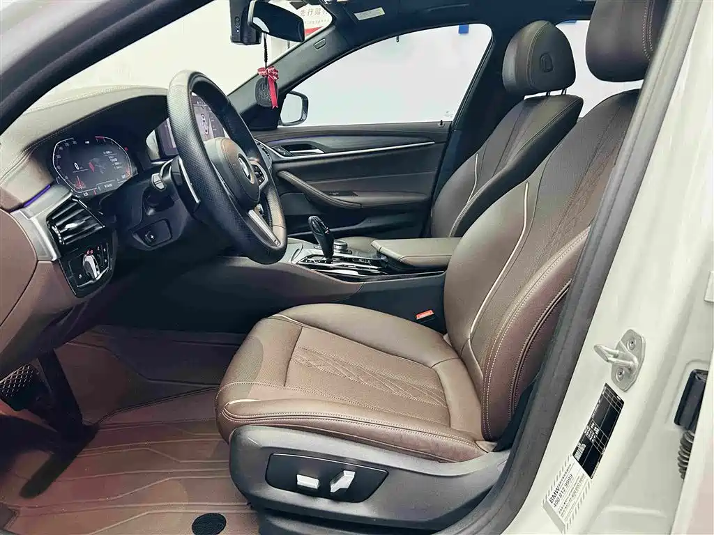 BMW 5 Series — миниатюра 19