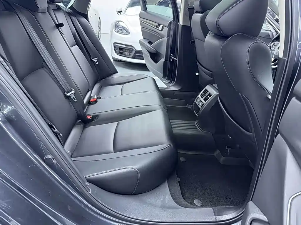 Honda Accord — миниатюра 14