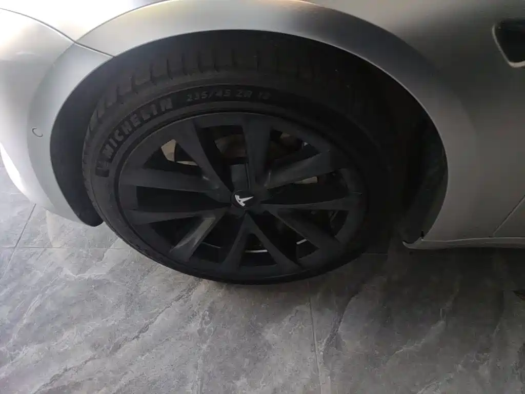 Tesla Model 3 — миниатюра 23