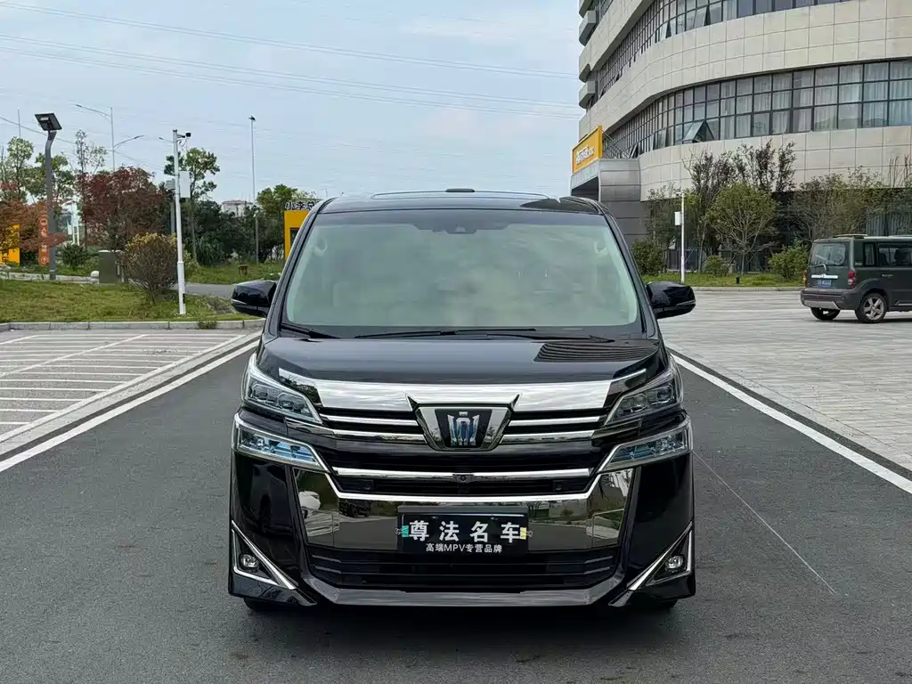 Toyota Vellfire — миниатюра 2