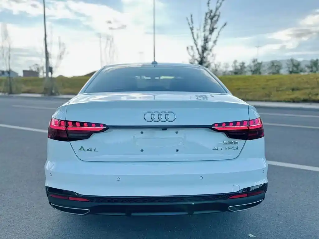 Audi A4L 2023 40 TFSI Luxury