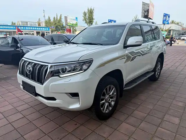 TOYOTA PRADO 2018