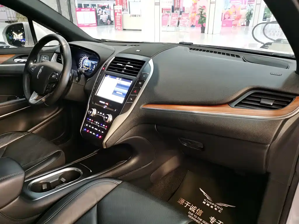 Lincoln MKC — миниатюра 10