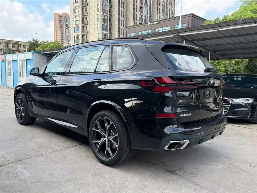 BMW X5 2026 xDrive 30Li Premium M Sport