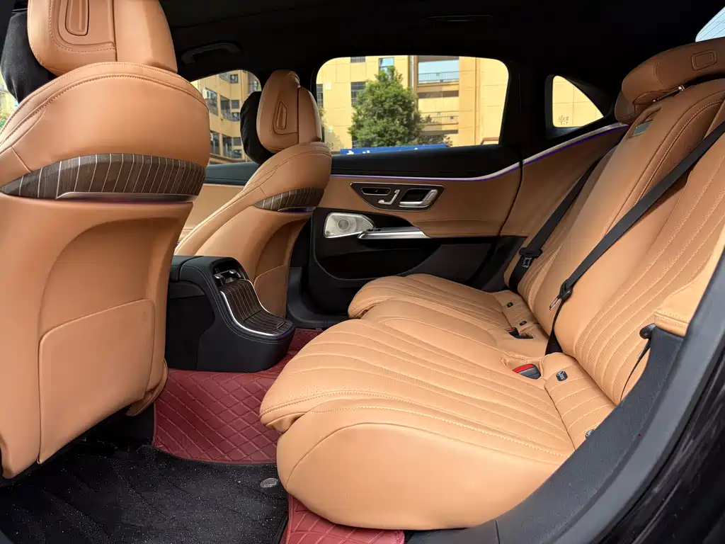 Mercedes-Benz E-Class — миниатюра 5