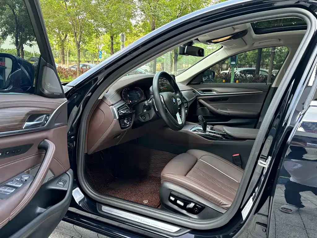 BMW 5 Series — миниатюра 4