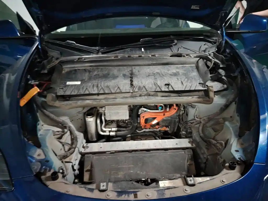Tesla Model Y — миниатюра 11