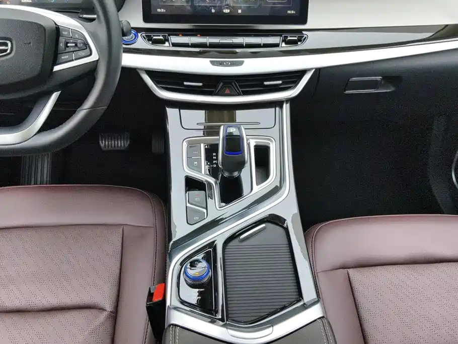 Geely Jia Ji New Energy — миниатюра 16