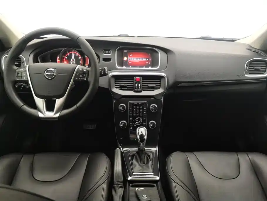 Volvo V40 — миниатюра 12