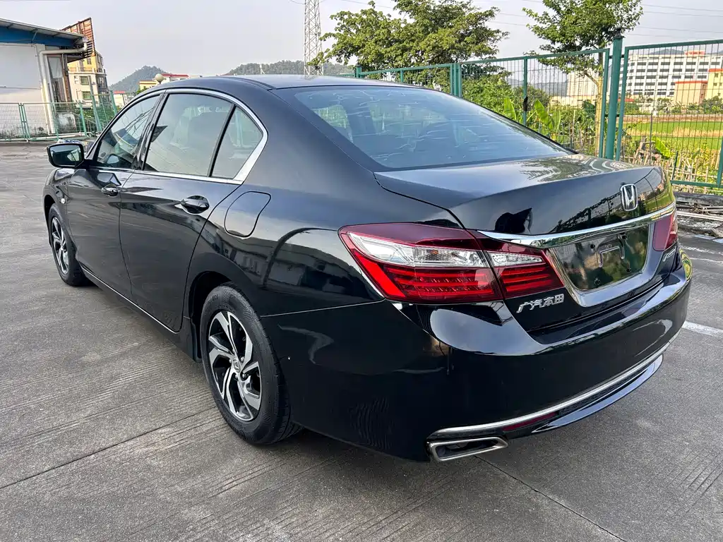 Honda Accord — миниатюра 4