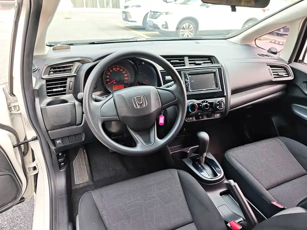 Honda Fit — миниатюра 12