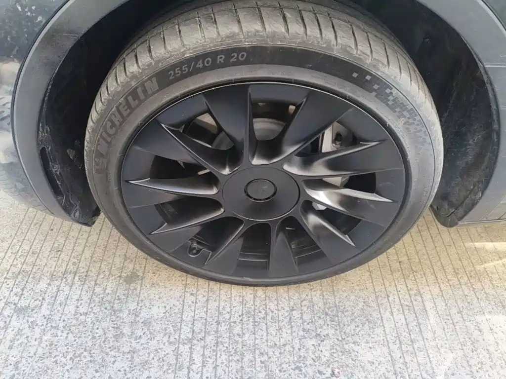 Tesla Model Y — миниатюра 23