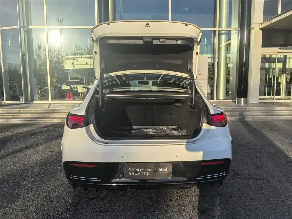 Mercedes-Benz EQE 2025 500 4MATIC