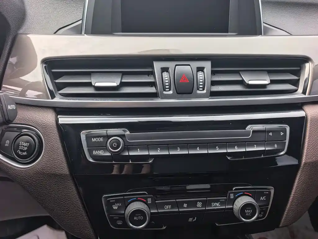 BMW X1 — миниатюра 10