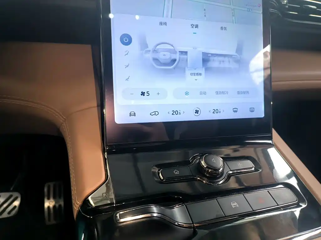 NIO ES8 — миниатюра 13