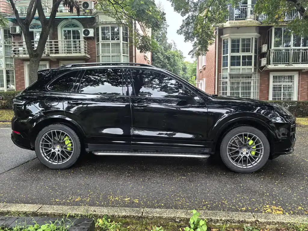 Porsche Cayenne — миниатюра 8