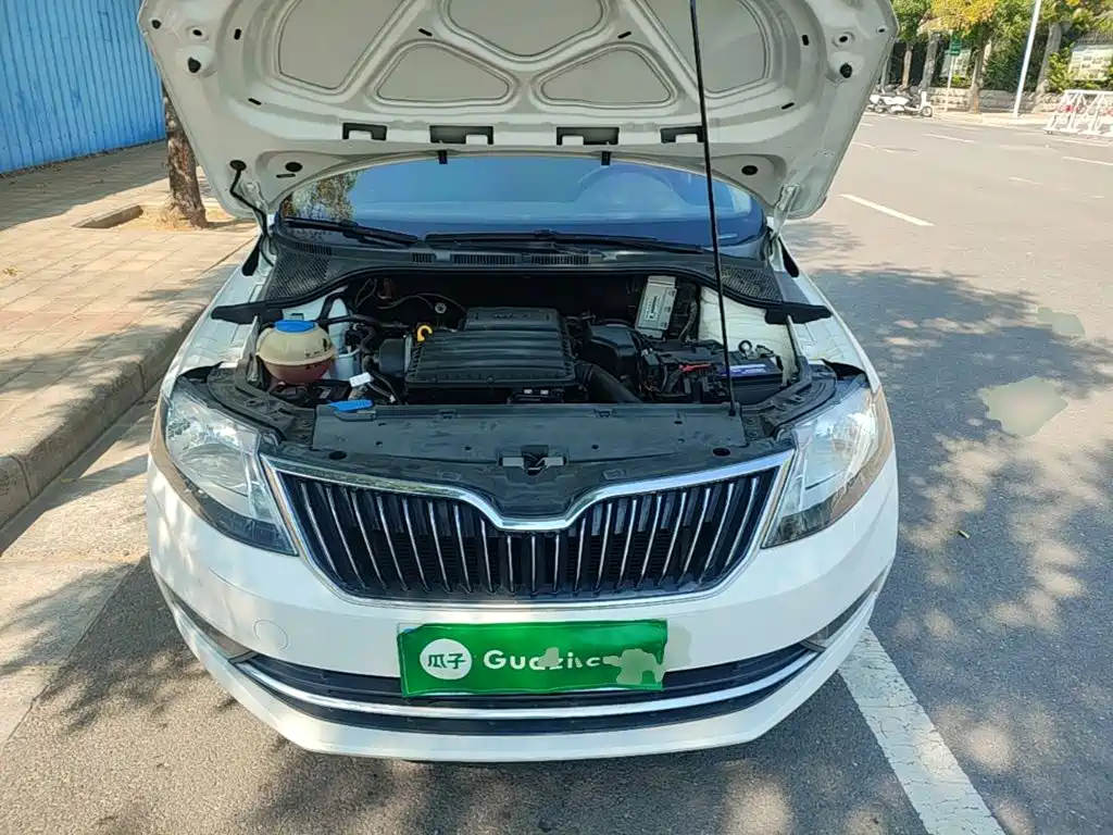 Skoda Rapid — миниатюра 20