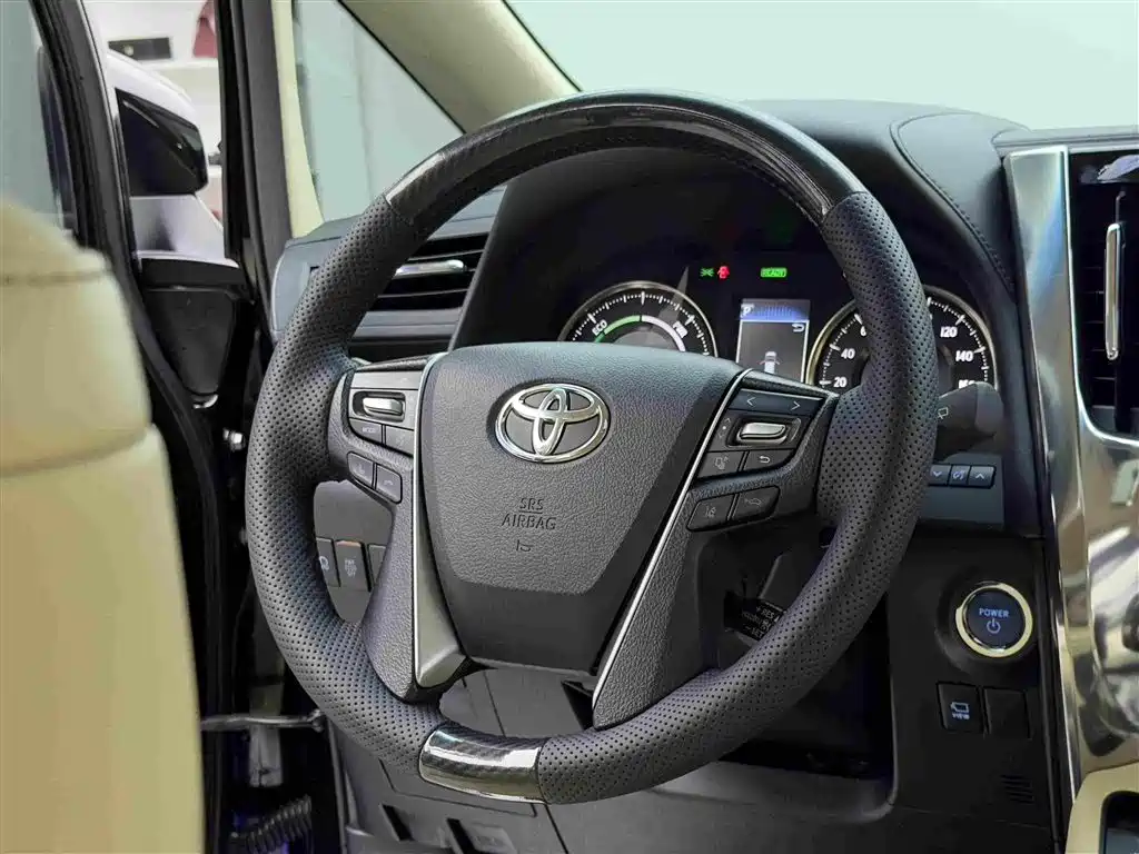 Toyota Vellfire — миниатюра 14