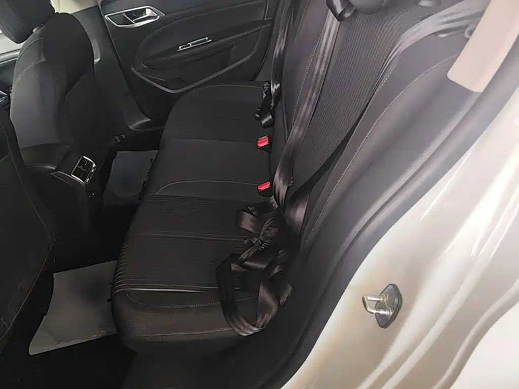 Peugeot 408 — миниатюра 17
