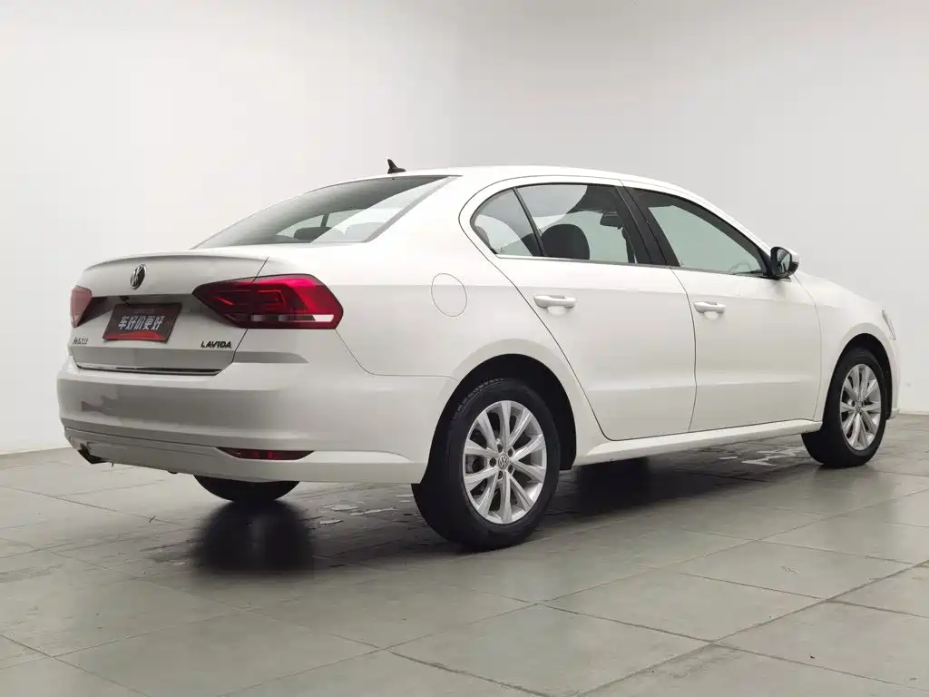 Volkswagen Lavida — миниатюра 2