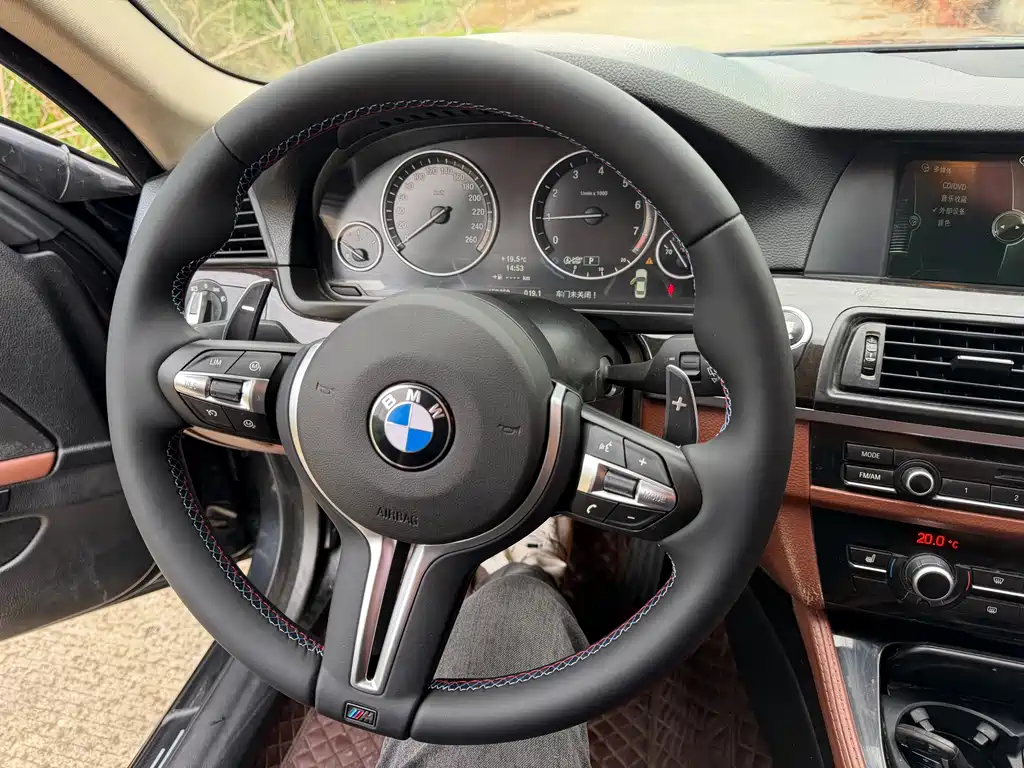 BMW 5 Series — миниатюра 19