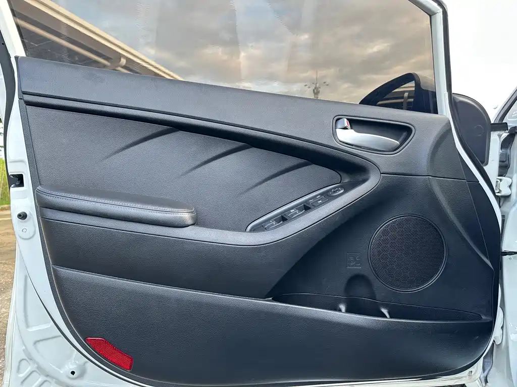 Kia K3 — миниатюра 10