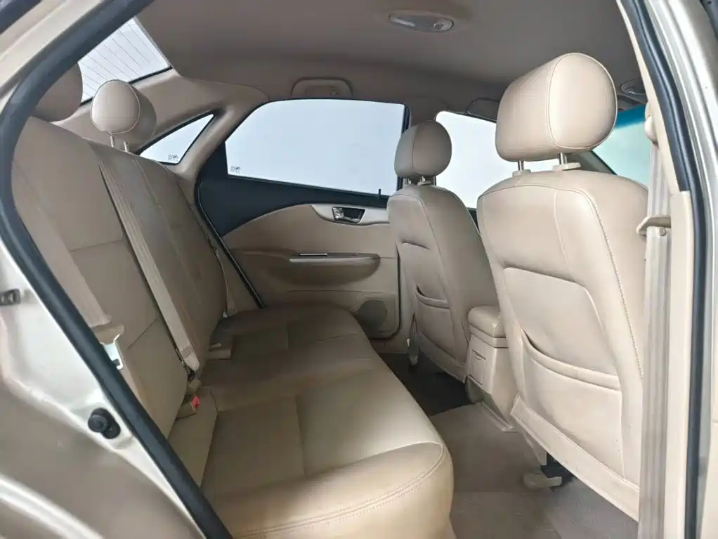 Buick Excelle — миниатюра 6