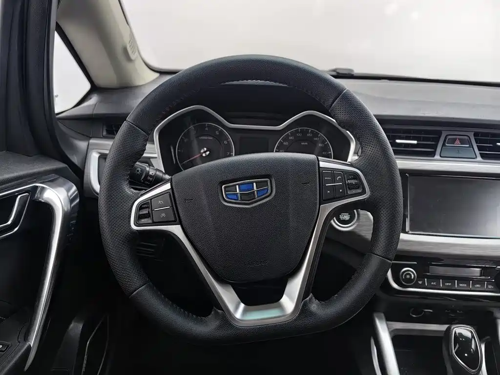 Geely Vision X3 — миниатюра 11