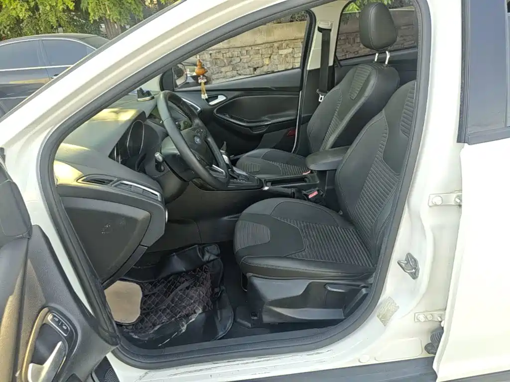 Ford Focus — миниатюра 15