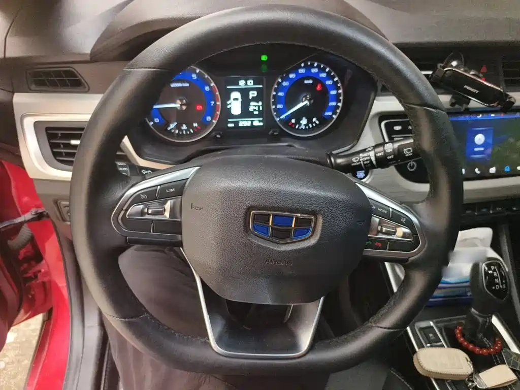 Geely Vision X3 — миниатюра 11