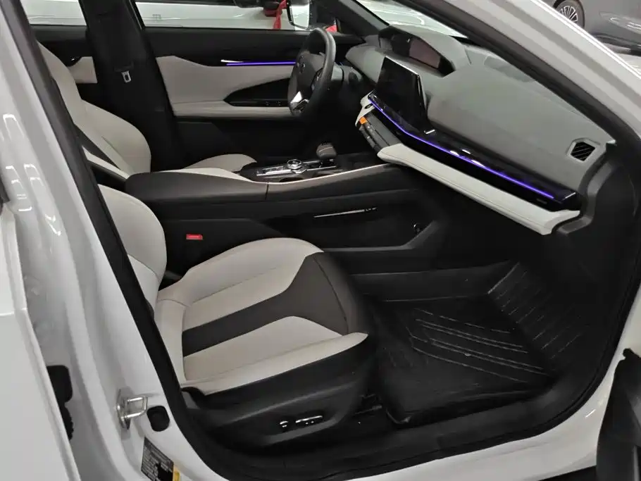 Changan UNI-V iDD — миниатюра 8