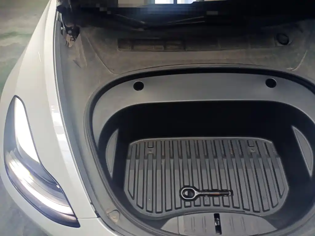 Tesla Model 3 — миниатюра 19