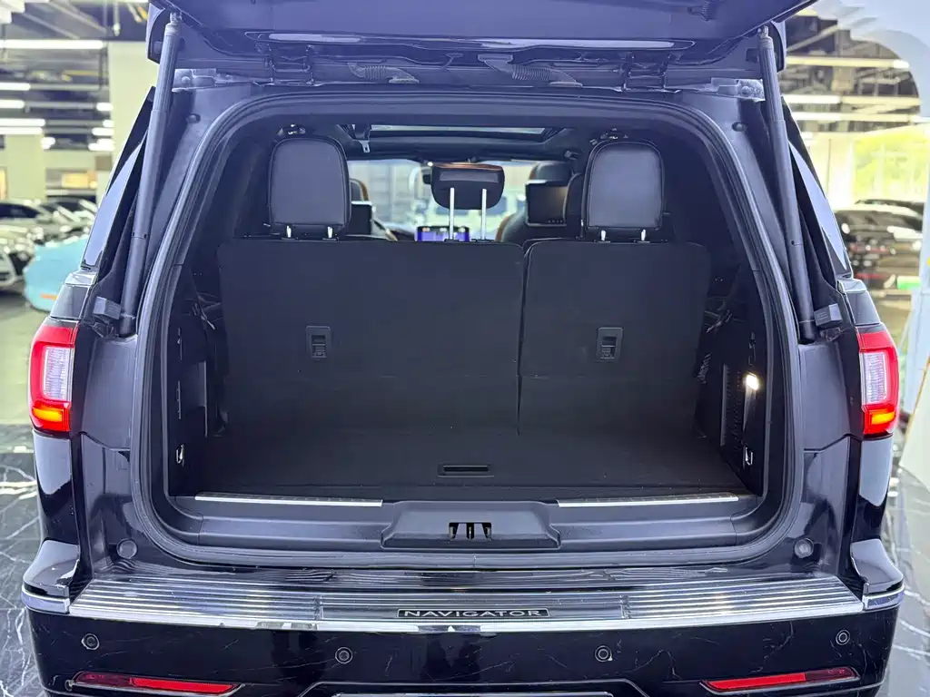 Lincoln Navigator — миниатюра 26