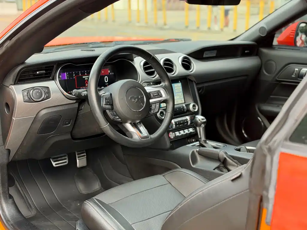 Ford Mustang — миниатюра 4