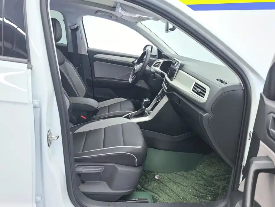 Volkswagen T-Roc — миниатюра 8