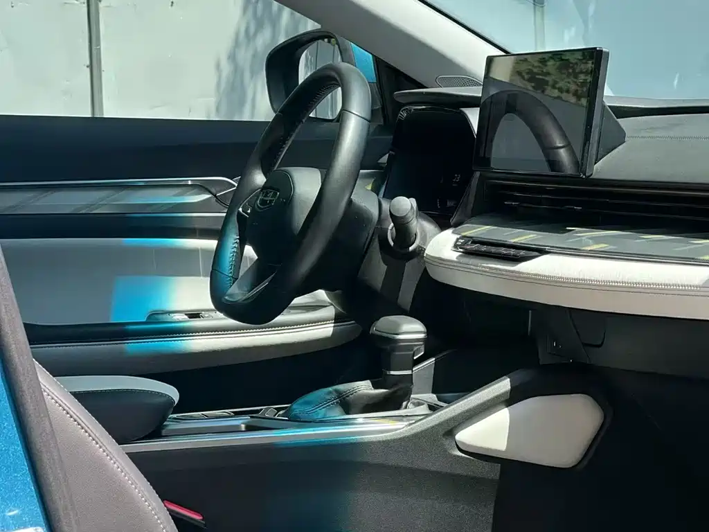Geely Emgrand L — миниатюра 9