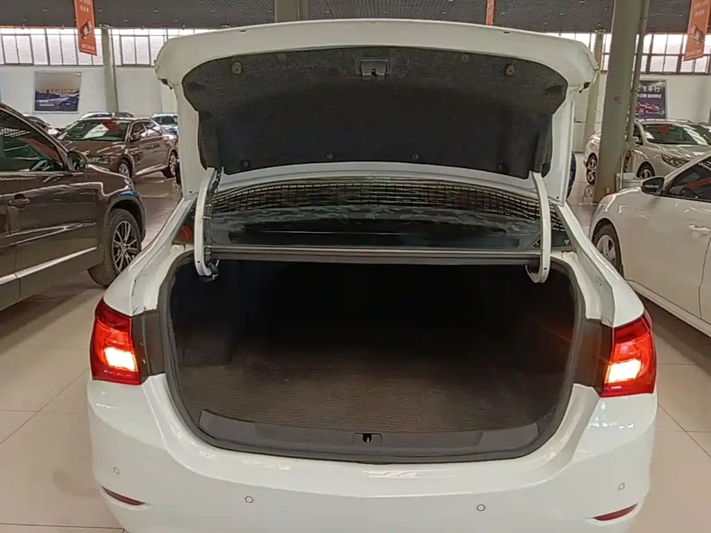 Buick Excelle — миниатюра 19