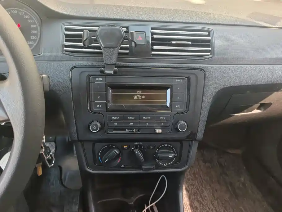 Volkswagen Santana — миниатюра 13
