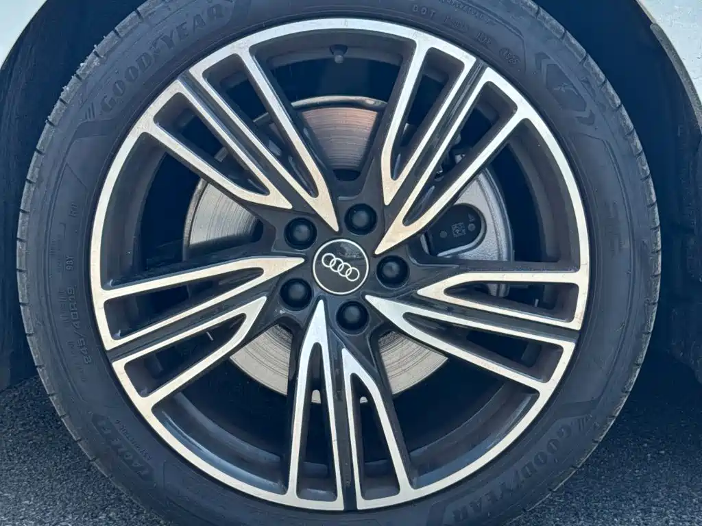 Audi A5L — миниатюра 10