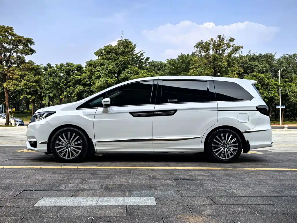 Honda Elysion — миниатюра 4
