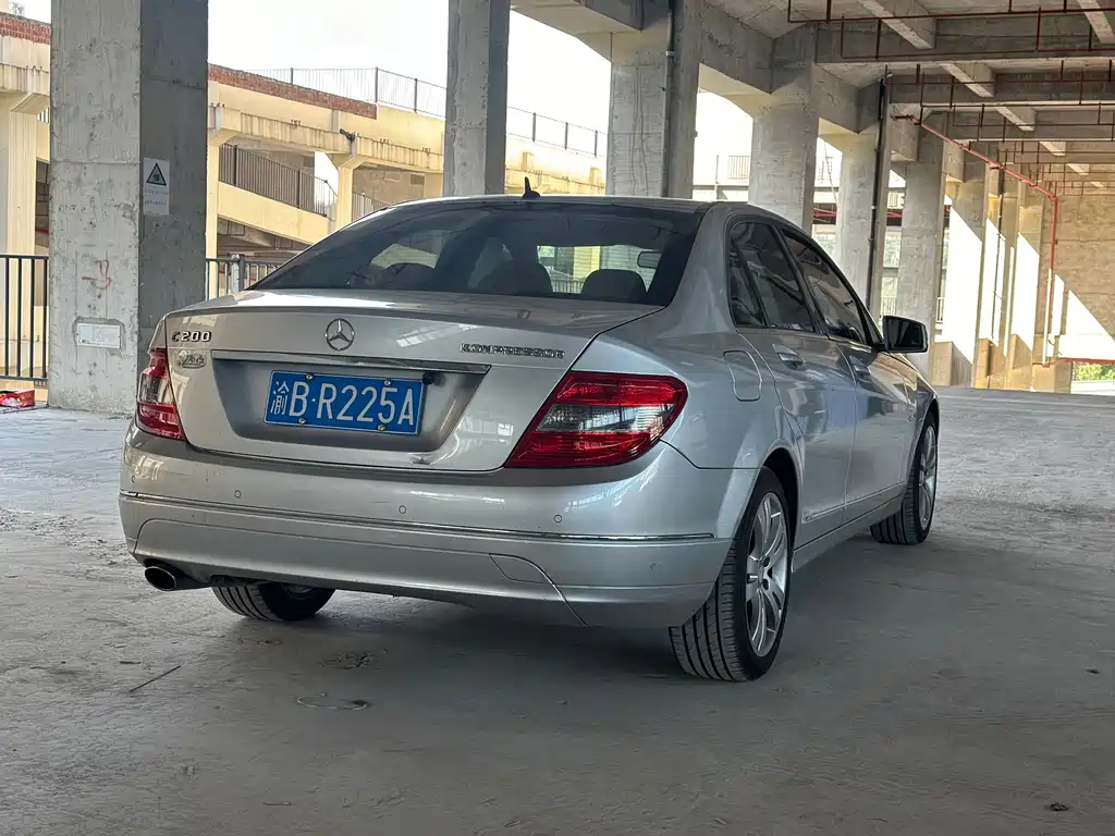 Mercedes-Benz C-Class — миниатюра 12