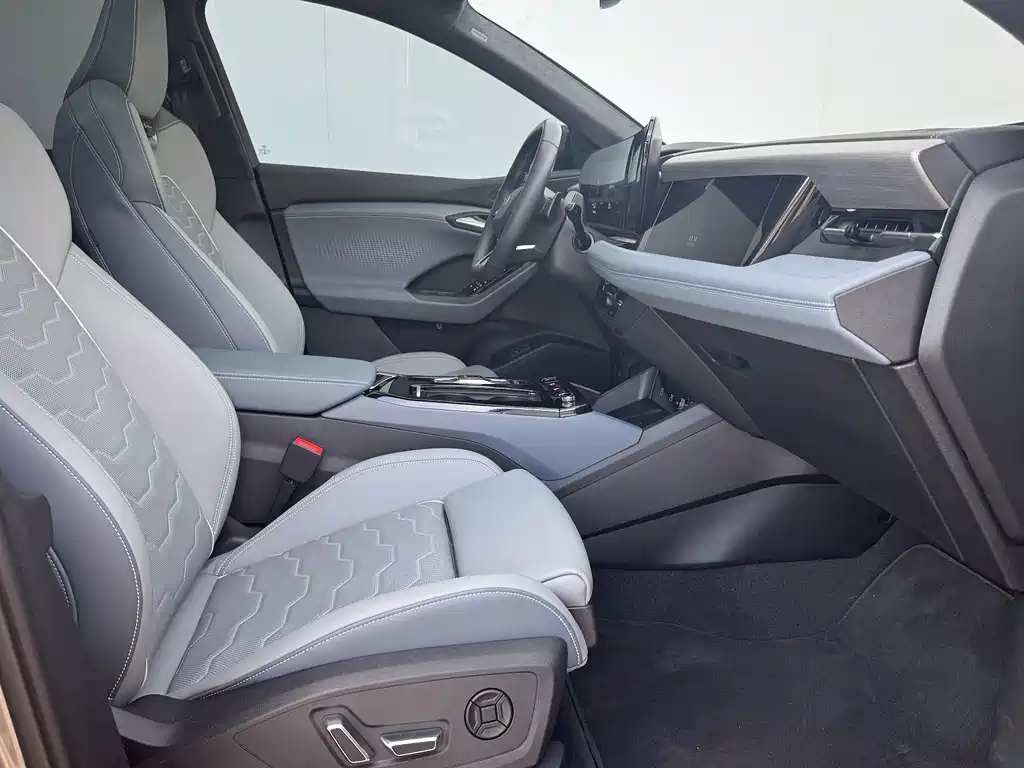 Audi Q6L e-tron