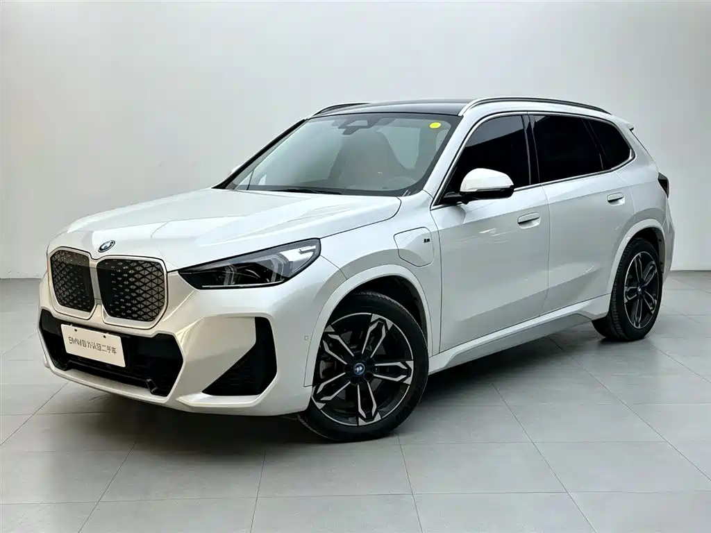 BMW iX1