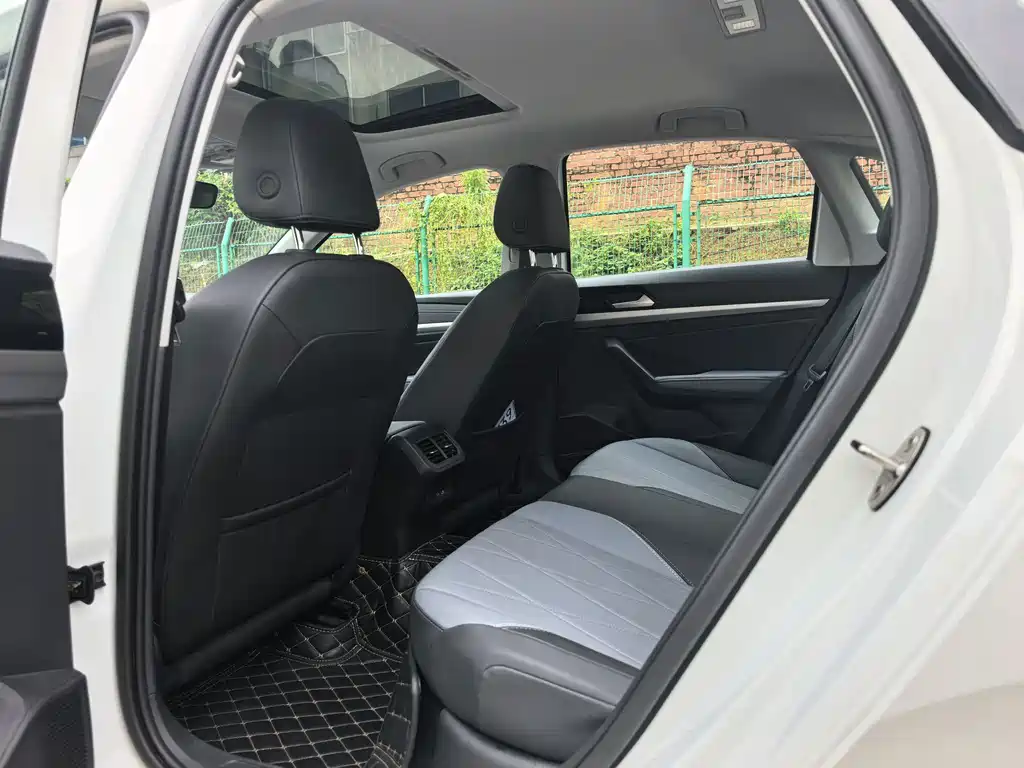 Volkswagen Lavida — миниатюра 8