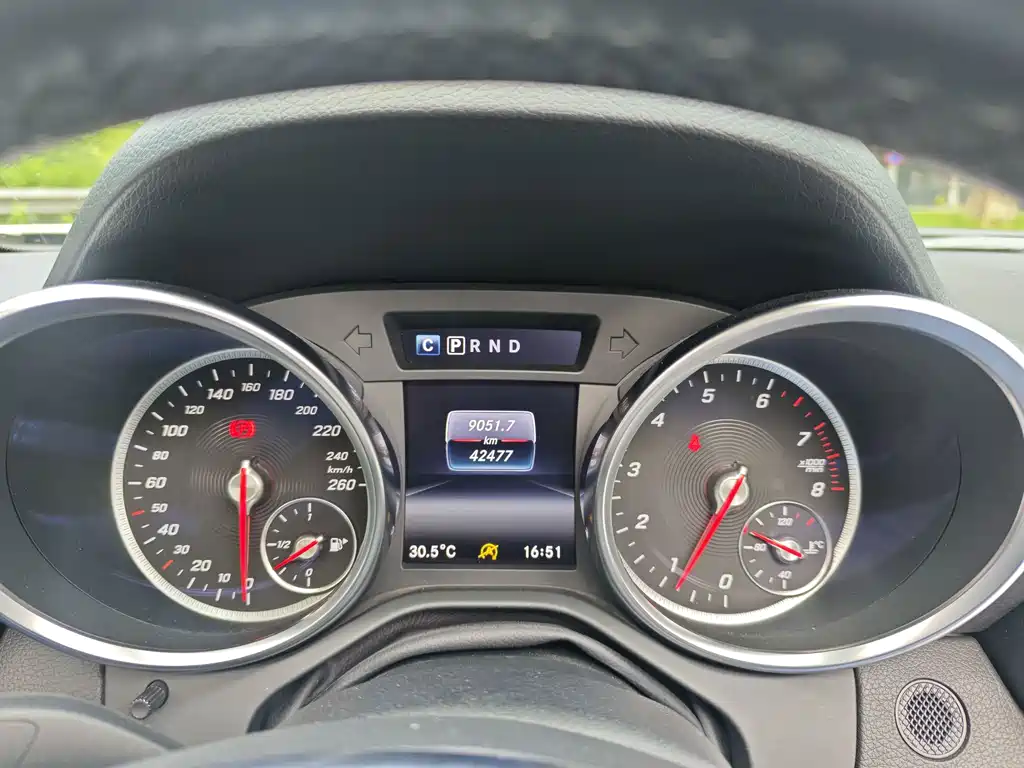 Mercedes-Benz SLC — миниатюра 11