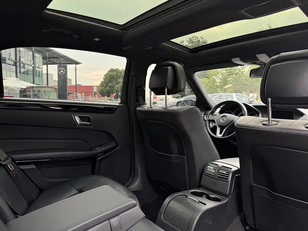 Mercedes-Benz E-Class — миниатюра 13
