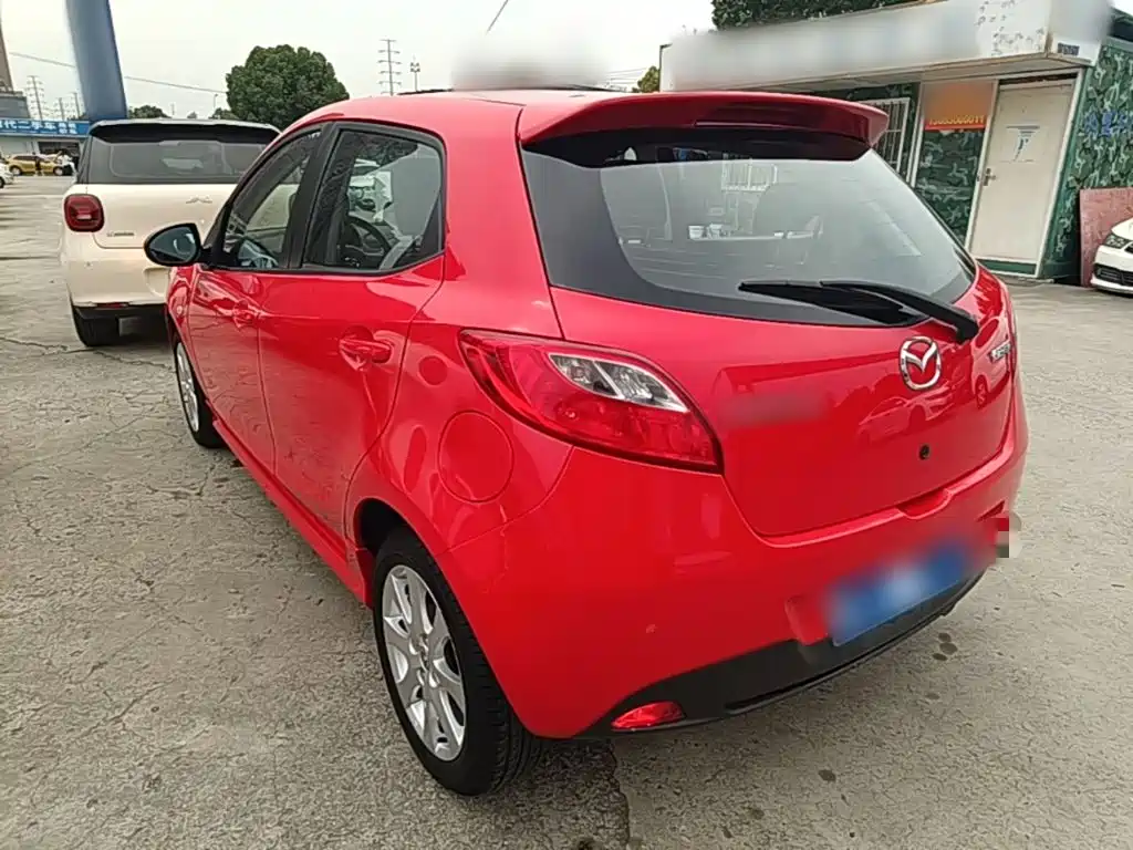 Mazda 2 — миниатюра 5